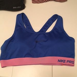 Nike pro sports bra